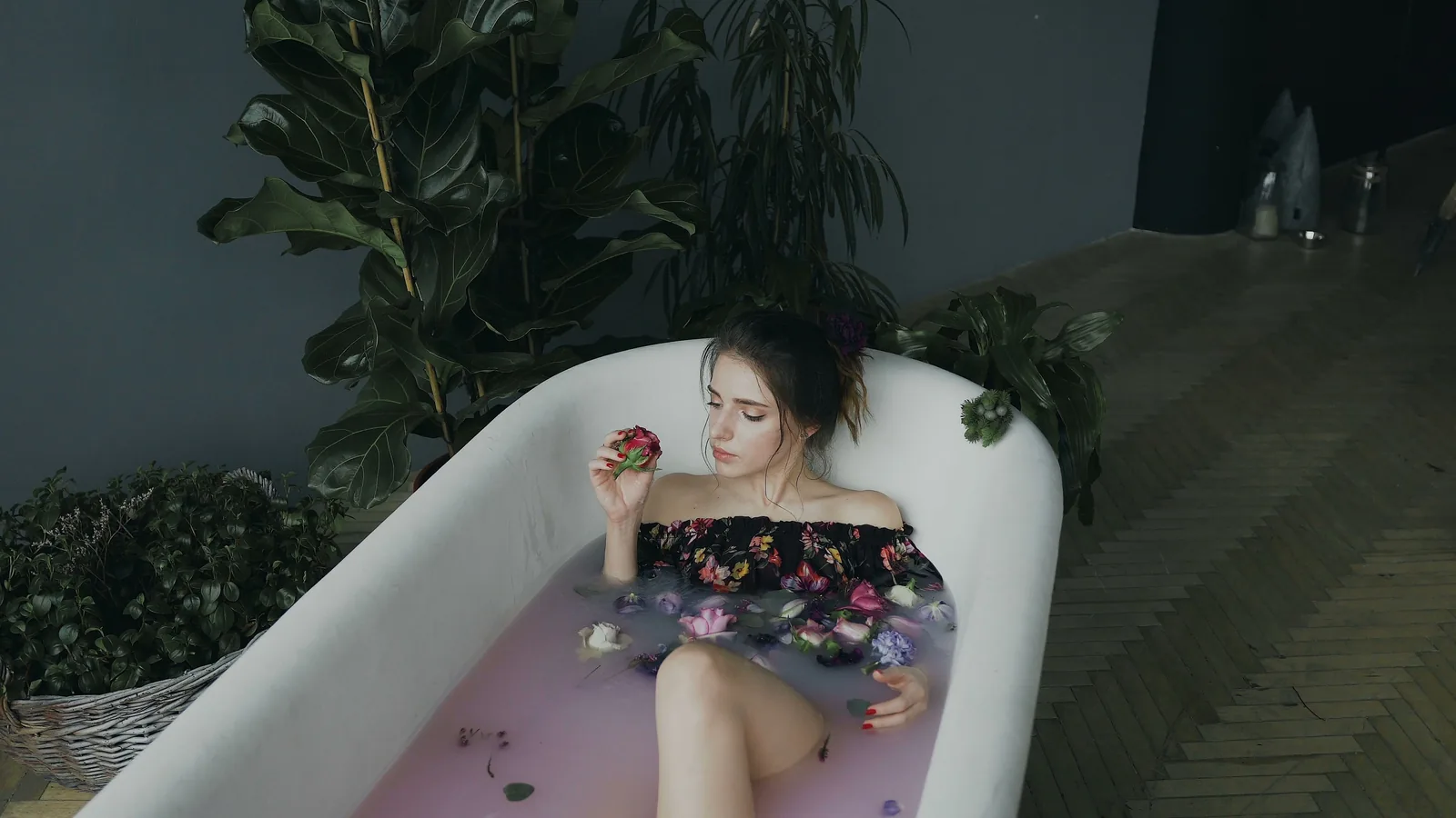 A Practical Guide To A Simple Skincare Routine For Busy Weekday Mornings cover image