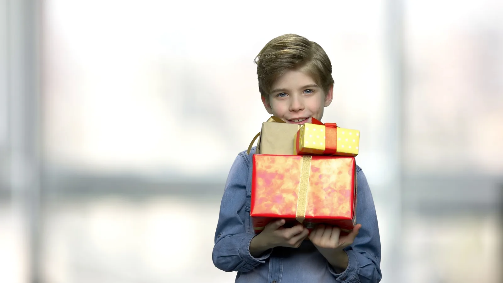 How To Compare Options For A Thoughtful Housewarming Gift That Will Actually Be Used cover image